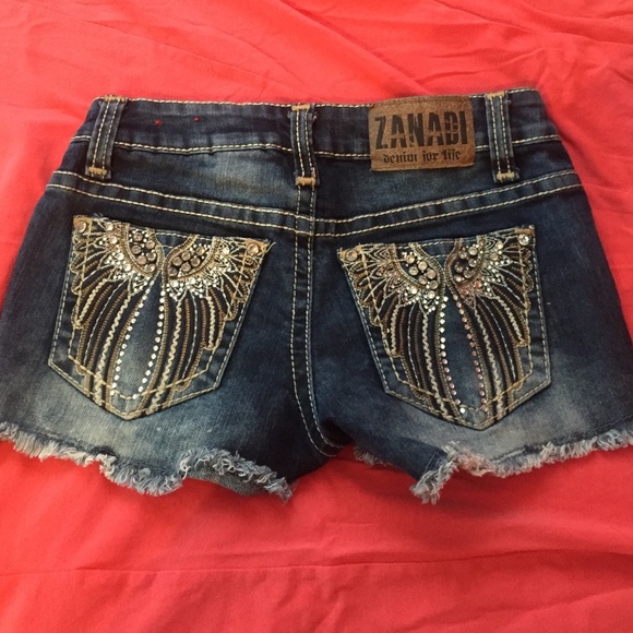 Shorts - Picture 2 of 3