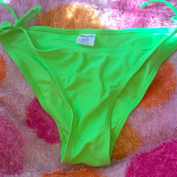 Bathing suit bottoms ! - Picture 1 of 3