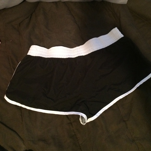 Water shorts - Picture 2 of 2