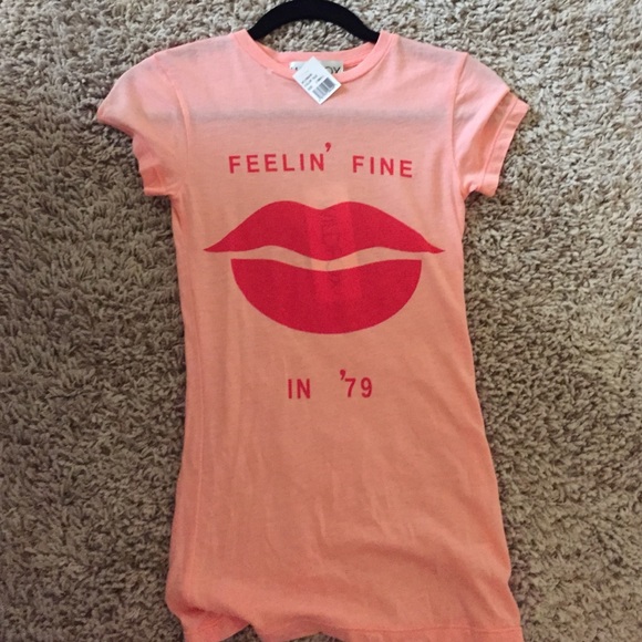 WILDFOX t-shirt brand new size xs