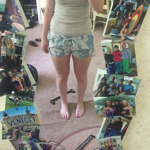 ACID WASH SHORTS - Picture 2 of 3