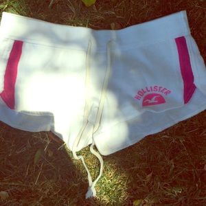 HOLLISTER white and pink shorts