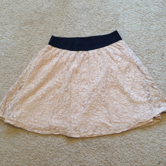 Forever 21 Cream Lace Skirt