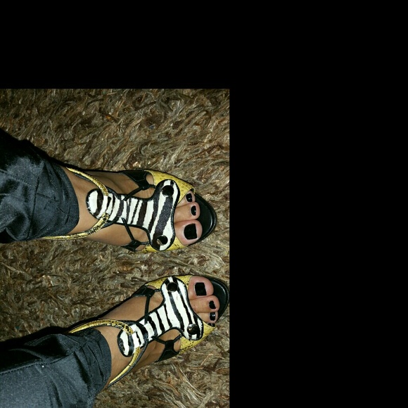 ♨️♨️♨️Aldo Lace up Sexy snakeskin heels♨️♨️♨️ - Picture 3 of 3