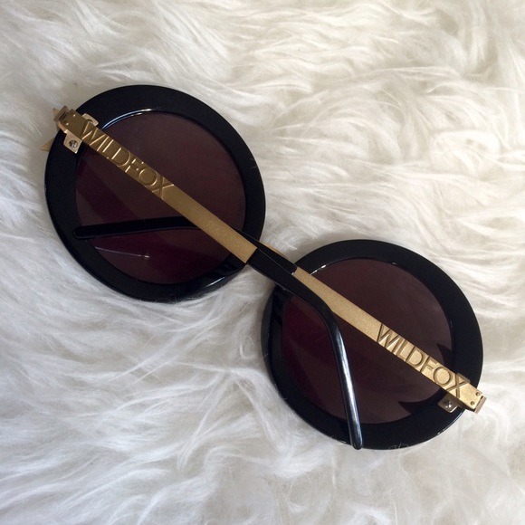Wildfox Luna Sunglasses - Picture 3 of 4