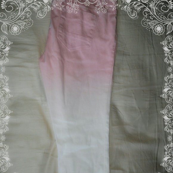 Rue 21 pink/white tapered leg jeans - Picture 2 of 4