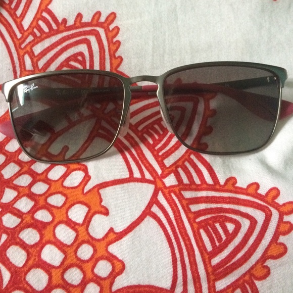 Ray Bans - Picture 2 of 4