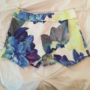 Asymmetrical floral shorts