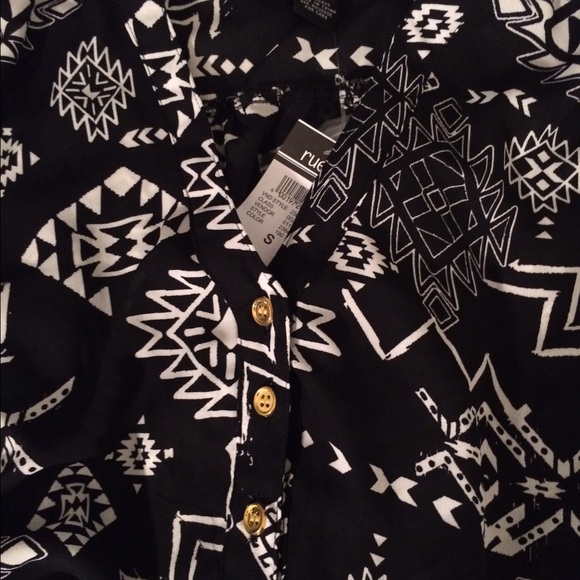 Patterned Dress - Picture 3 of 4