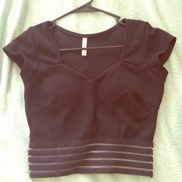 Black fitted top