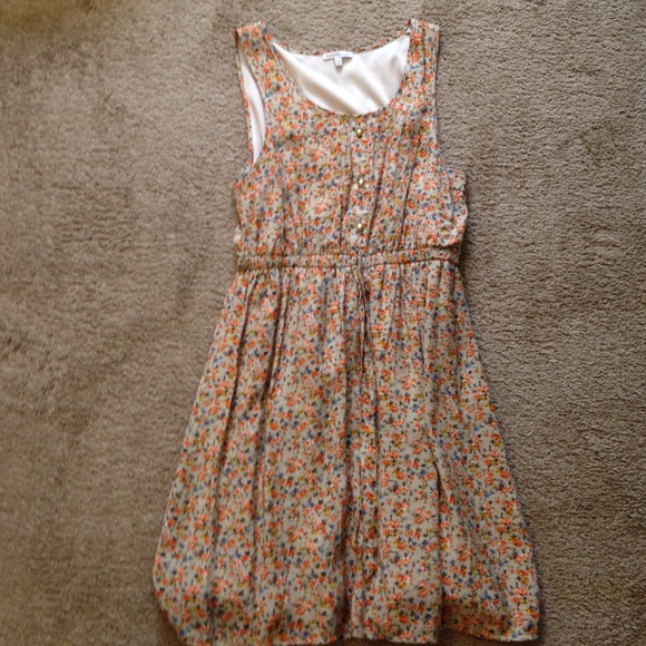 Dress - Picture 1 of 3