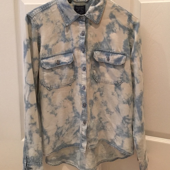 Guess Tops - Guess Tie Dye Chambray Shirt! Soft🆕 NWOT Buyonly