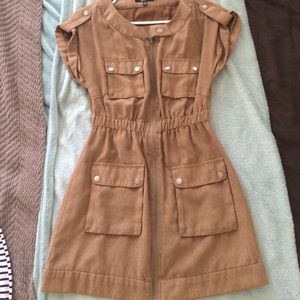 Cute beige/ brown mini dress with pockets