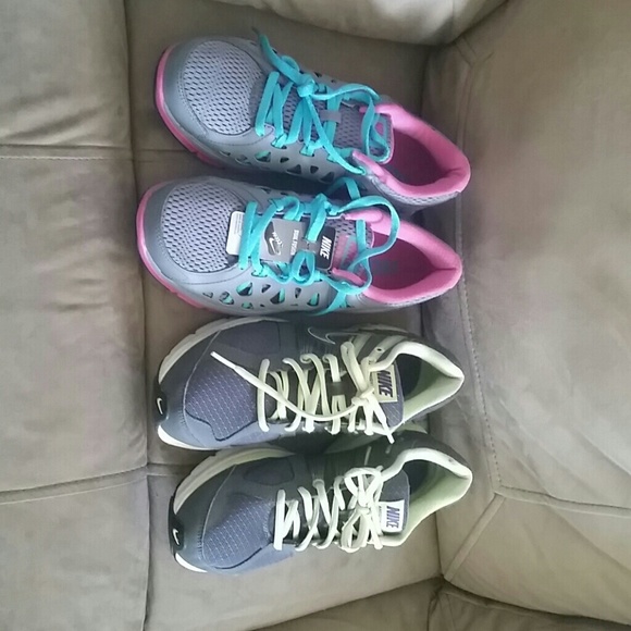 Bundled nike shoes sold