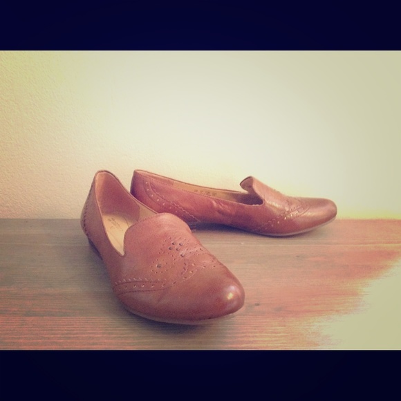 Naturalizer Brown Leather Flats