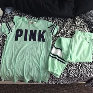 VS Pink shirt / sweat outfit