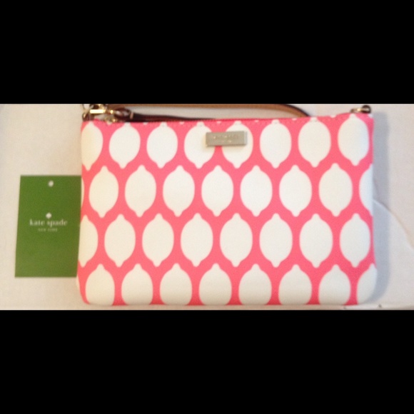kate spade Handbags - 1 HOUR SALE! NWT Kate Spade grant street wristlet