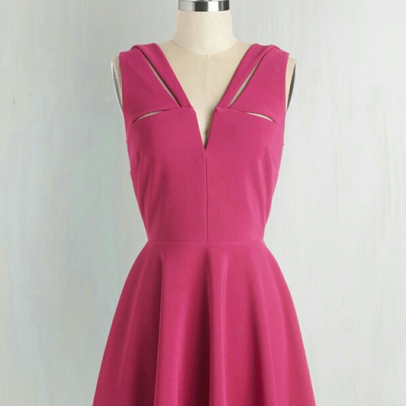🎀HP!🎀 NWOT Fuchsia Cut Out Dress