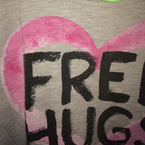 Free Hugs Top - Picture 2 of 3