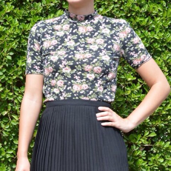 High neck Antique Floral Print Top