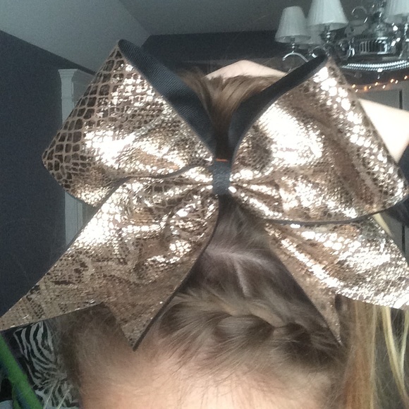 Cheer bow - Picture 4 of 4