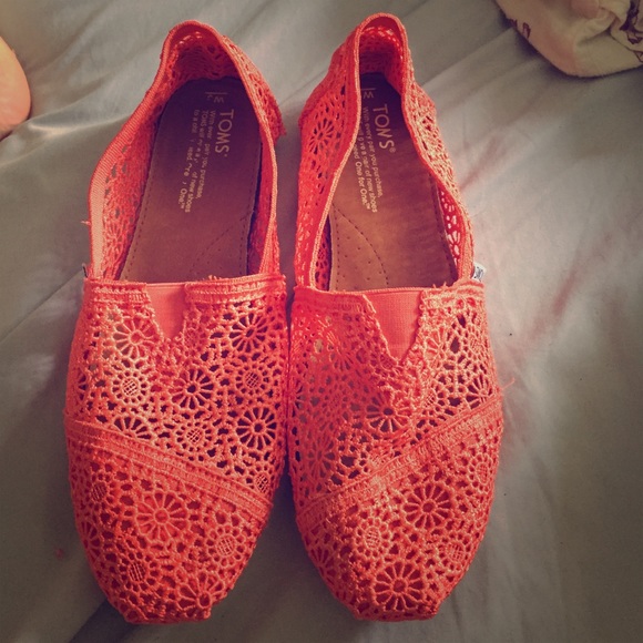 TOMS Shoes - Coral lace