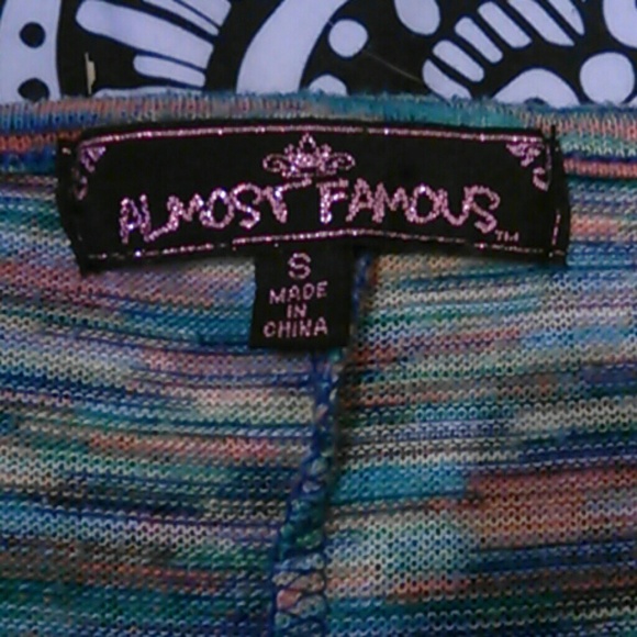 Top???? - Picture 2 of 4