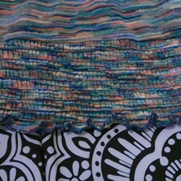 Top???? - Picture 4 of 4