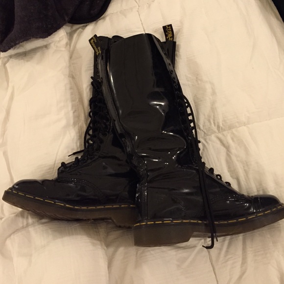 Dr. Martens Boots - Patent Leather 20 eyelet Dr. Martens boots size 8
