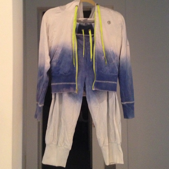 Zumba Jackets & Blazers - Zumba Hoody & Capri workout suit