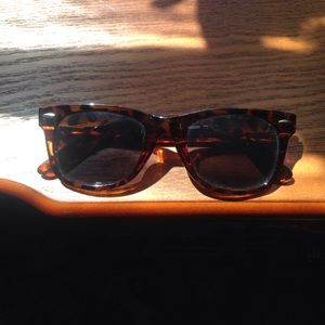 Ray Ban style sunglasses