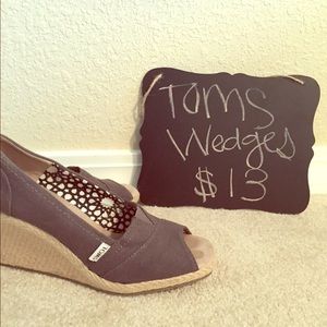 Toms grey wedges