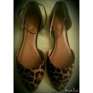LEOPARD FLATS