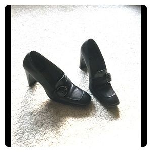 Black Side Buckle Shoes by Me Too in size 7.5
