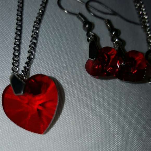 ABSOLUTELY STUNNING RUBY HEART NECKLACE SET