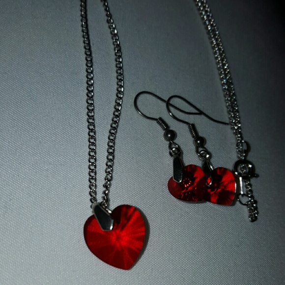 ABSOLUTELY STUNNING RUBY HEART NECKLACE SET - Picture 2 of 2