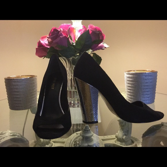 Nine West Black Sued Peep Toe Pump