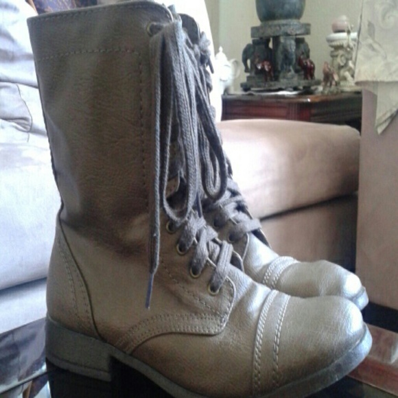 Combat boots