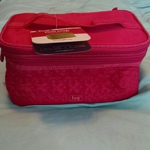 Lug two step cosmetic case