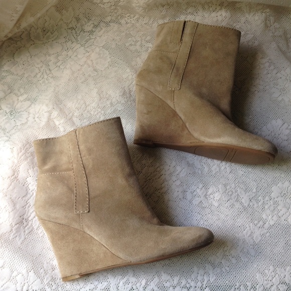 SOLD🚫 NWOT Nine West wedged boots
