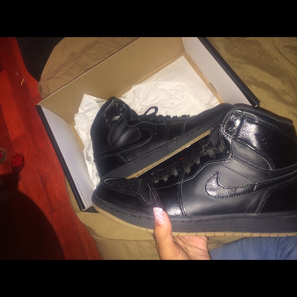 Air Jordan 1 Retro High- Size 8.5 Men's