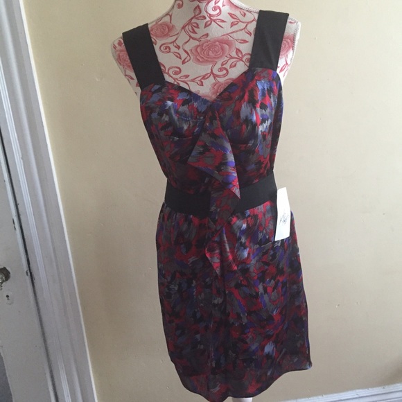 Chic Fun Dress *sold locally* - Picture 1 of 4