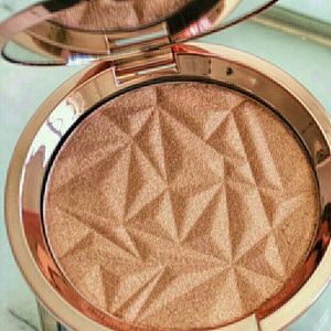 Becca Shimmering Skin perfector Blushed copper