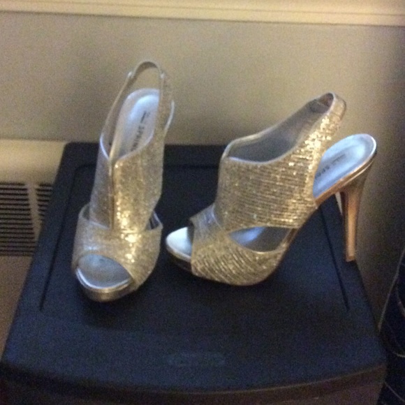 Call it spring silver pumps