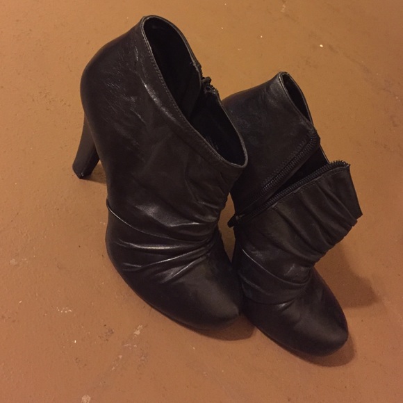 Gianni Bini ankle heels