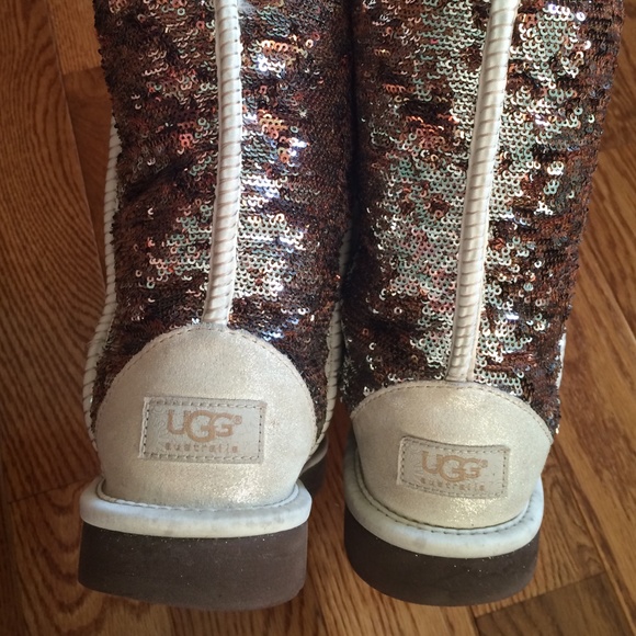 Ugg Classic Short with Sparkles EUC! Size 8 - Picture 3 of 4