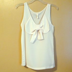 NWOT Flowy Bow Tank 🎀