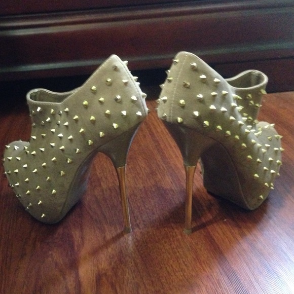 Studded Taupe Boots - Picture 4 of 4