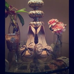 Chinese Laundry Black & Cream Jelly Sandals w/Bow