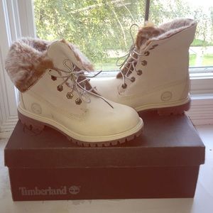 Cream Timberlands with fur inside